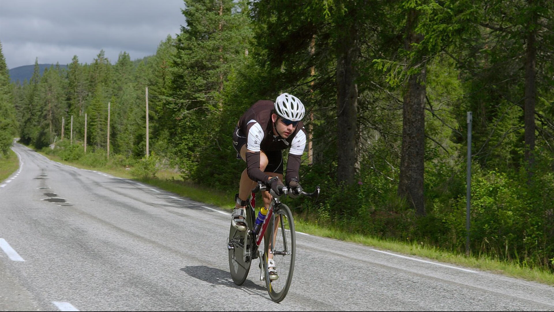 _虚拟空间中的极限滑板：未来滑行新体验_，极限滑板模拟器