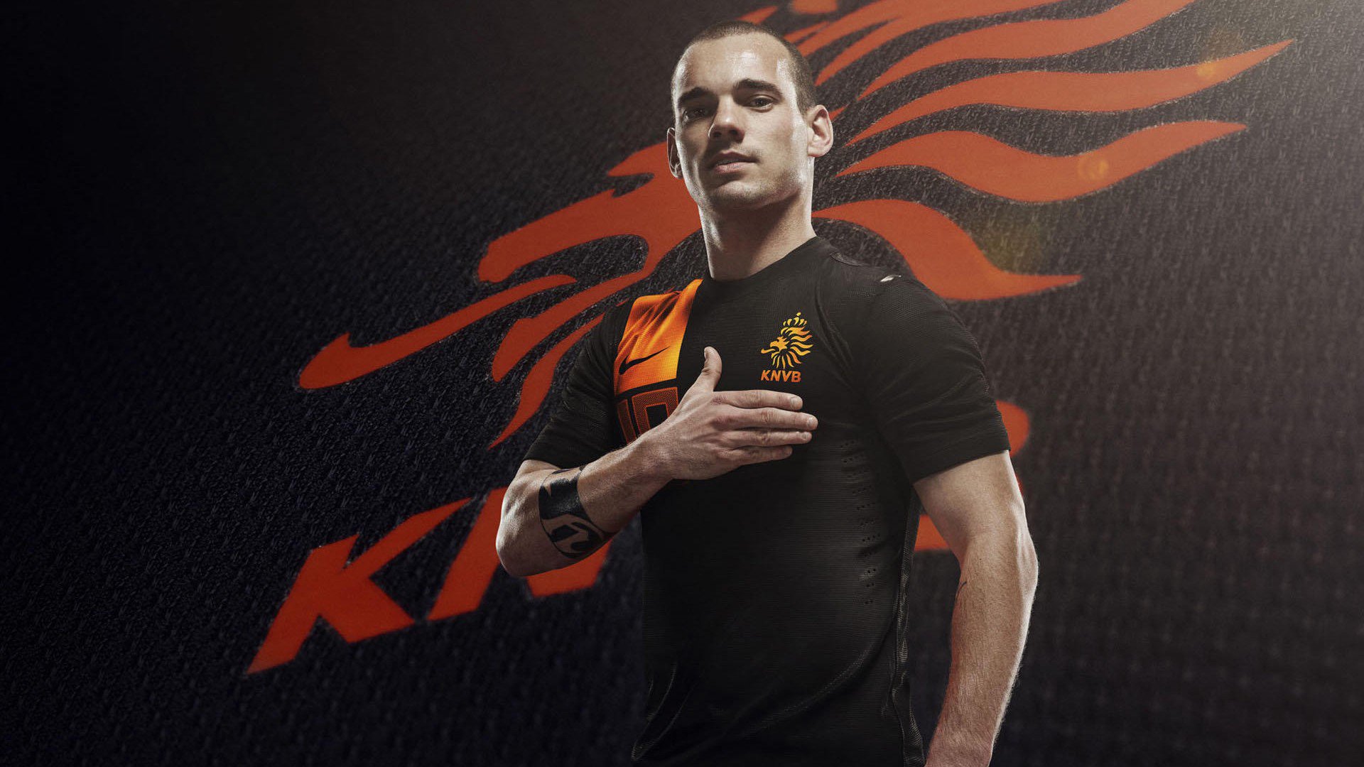 _裁判判罚引争议，比赛高潮迭起_，裁判过程